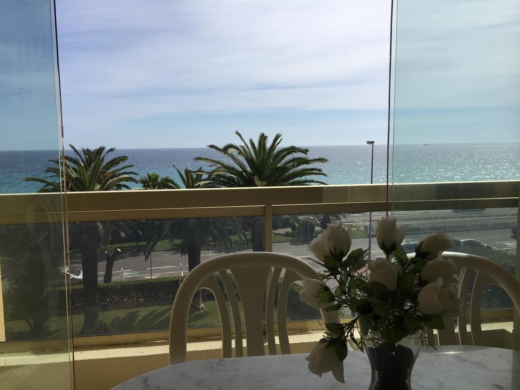 Dionysos Vue Mer Cannes Bilik gambar