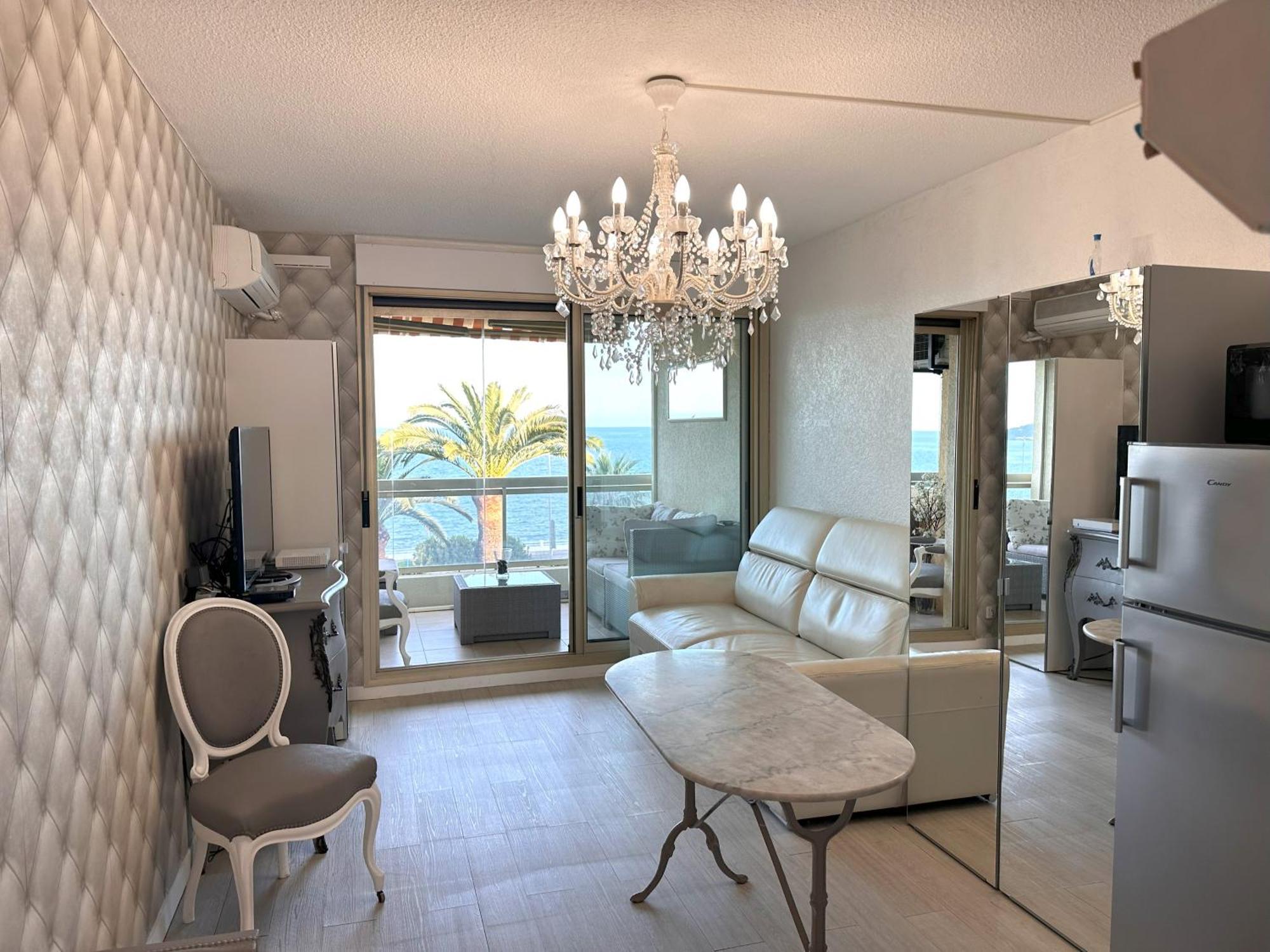 Dionysos Vue Mer Cannes Luaran gambar