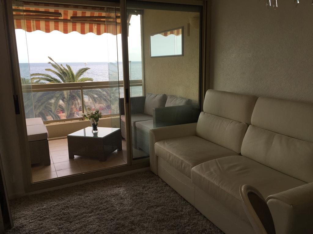 Dionysos Vue Mer Cannes Bilik gambar